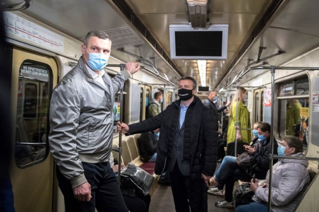 Кличко с утра прокатился в метро: Осуществлены все необходимые меры для безопасной перевозки пассажиров 04