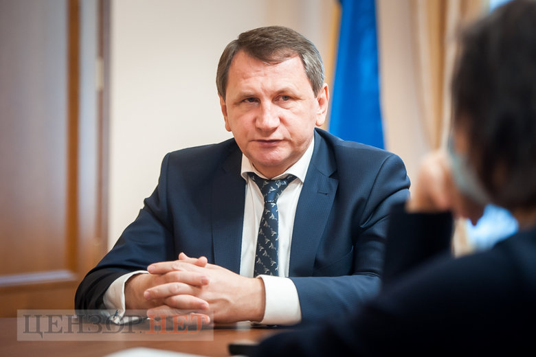 Суддя Верховного Суду Олег Ткачук: Самим суддям суди не подобаються. 4 мільйони справ на рік. Як за місяць відписати 200 судових рішень? 06