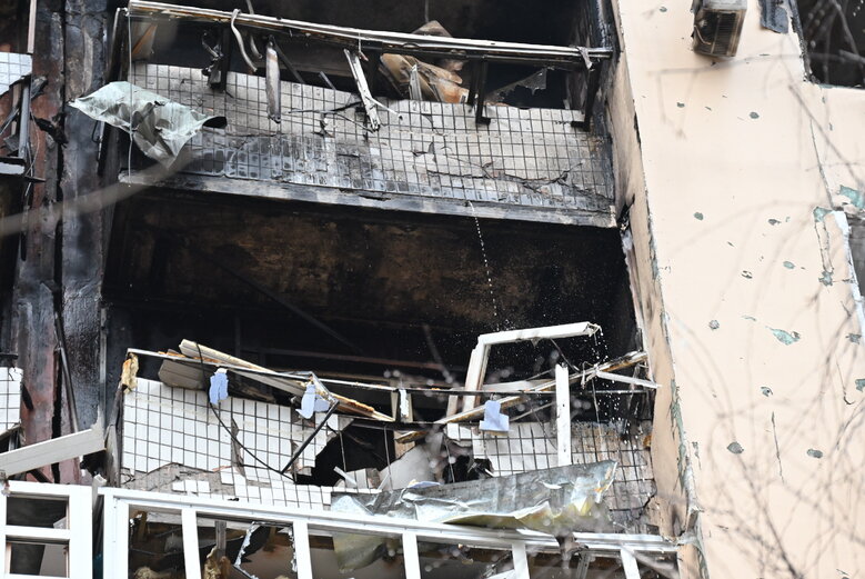 Consequences of Russian missile strike on house in Solomianskyi district of Kyiv 17