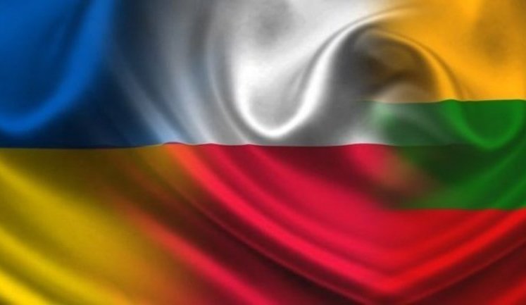 Закликаємо міжнародне співтовариство посилити санкції проти Росії - заява Зеленського, Дуди та Науседи