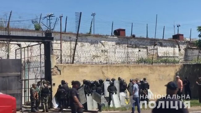 Unrest in Odesa penal colony: Four police officers injured 02