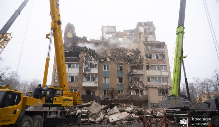 Удар РФ по Тернополю: зниклими безвісти вважаються 10 людей, зокрема дитина