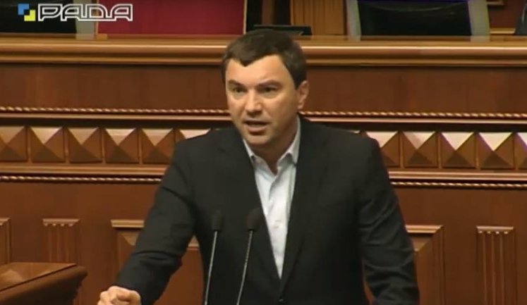"Невідомі люди кинули 2-3 десятки гранат у лави нацгвардійців. Я вимагаю від правоохоронної системи дати жорстку відсіч", - Іванчук про сутички під Радою