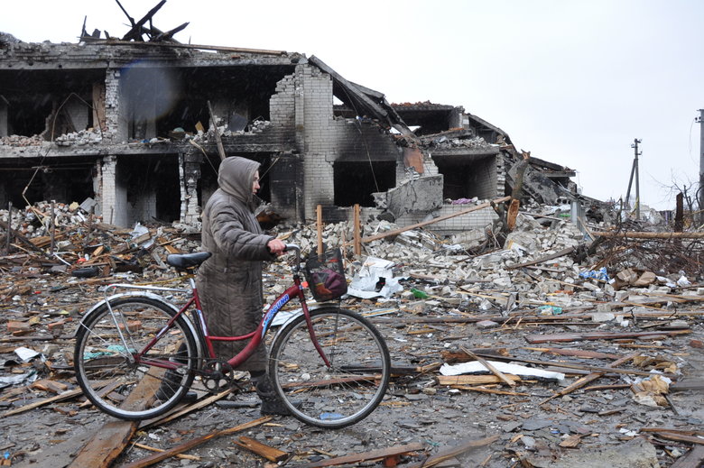 Кількаметрові вирви та зруйновані вщент будинки: Наслідки обстрілу Чернігова російськими окупантами 66