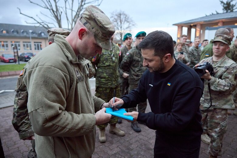 Zelenskyy visited U.S. Army Europe Command in Germany 14