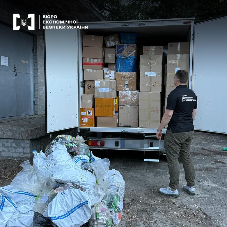 БЕБ ліквідувало підпільне виробництво й мережу продажу вейпів