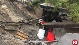 Міст на перетині вулиць Теліги та Кирилівської частково зруйновано й у зв