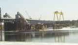 "Интересное решение" Азарова: пока мост через Днепр не достроен, можно эксплуатировать его среднюю часть. ФОТОрепортаж