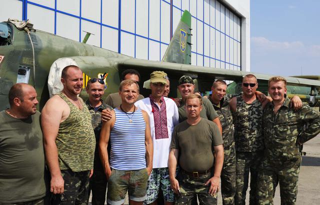 Олег Скрипка: Під Дебальцево тільки-но я заспівав гімн, як почався обстріл 03 Олег Скрипка: Під Дебальцево тільки-но я заспівав гімн, як почався обстріл 03