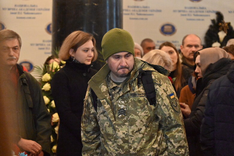 Прощання з Хмарою