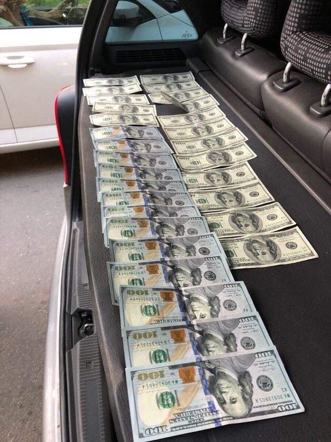 На отриманні хабара в $3 тис. викрито в.о. глави Держгеонадр, - Департамент захисту економіки Нацполіції 04