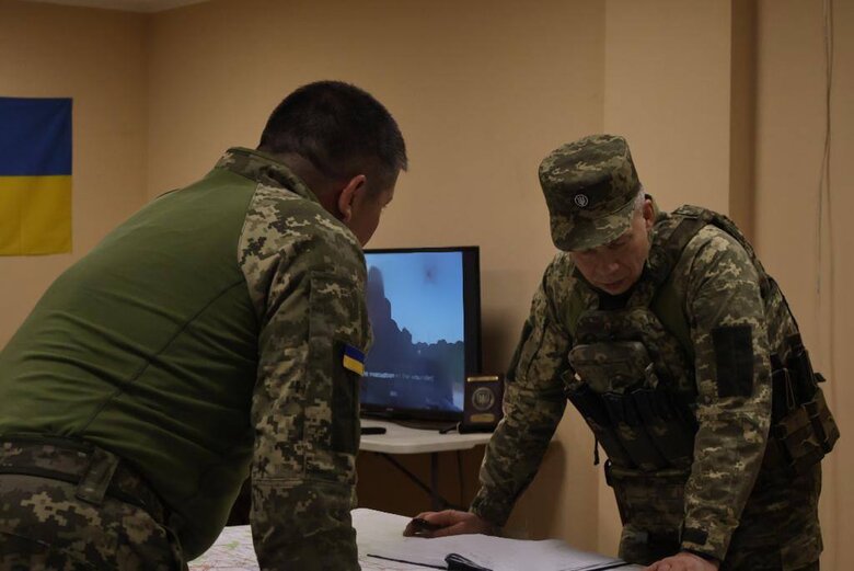 Ворог намагається наступати на деяких ділянках Куп’янського та Лиманського напрямків, - Сирський  01