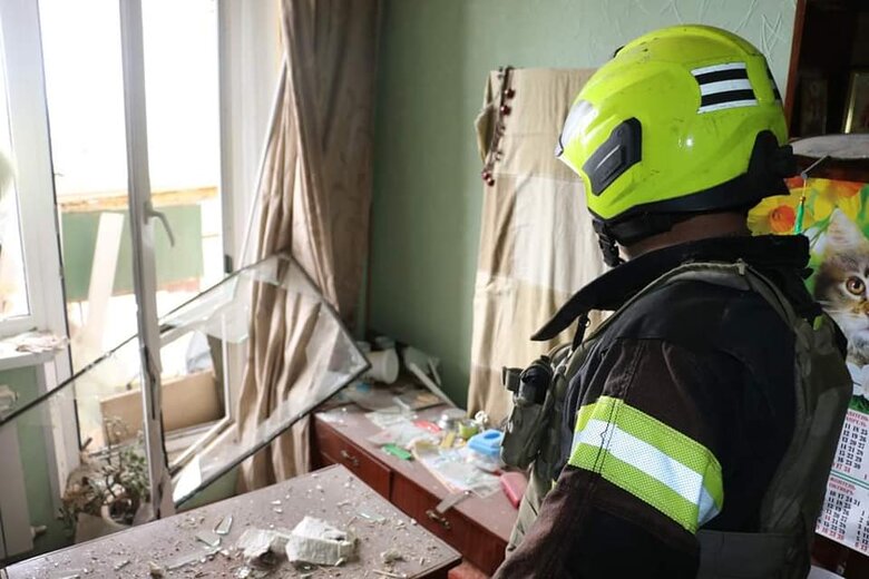 Последствия сегодняшнего вражеского обстрела Салтовского района Харькова 07