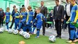 Под Киевом открыли первый в Украине завод по производству покрытия для футбольных полей. ВИДЕО