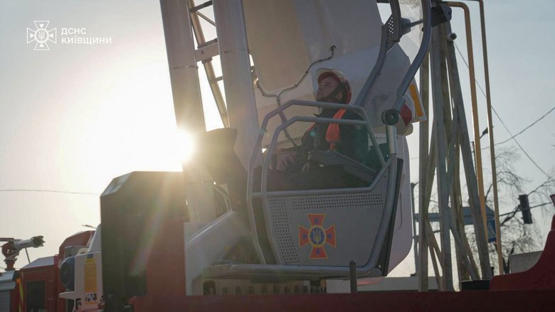 ДСНС завершила ліквідацію масштабної пожежі після російської атаки на Київщину