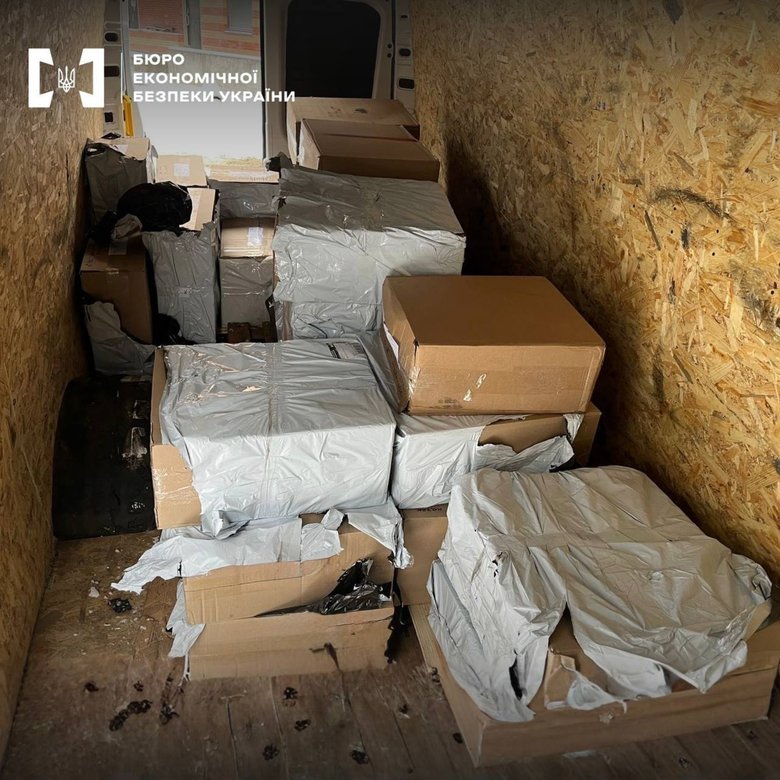 БЕБ викрило схему збуту контраактних сигарет на понад 15 мільйонів