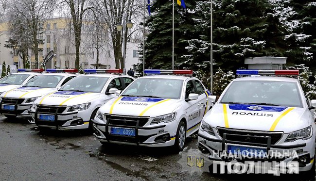 20 обновленных отделений полиции, 10 спецавтомобилей, 336 комплектов средств защиты: Презентованы результаты пилотного проекта реформы полиции в трех областях 01