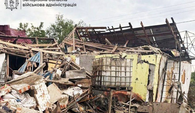 Россияне ранили трех человек в Запорожской области, нанесли 523 удара по территории области за сутки. ФОТОРЕПОРТАЖ