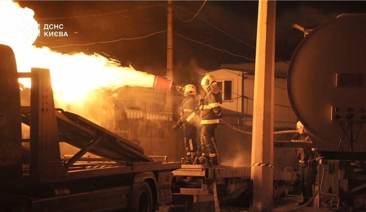 Зеленский призвал усилить ПВО Украины после массированной атаки РФ: Рассчитываем на реакцию и помощь всех наших партнеров. ВИДЕО+ФОТОрепортаж