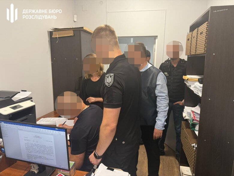 Сообщено о подозрении правоохранителю в Закарпатье