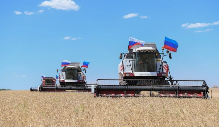 США знімають з Росії санкції для торгівлі краденим українським зерном