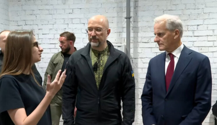 Шмигаль і прем’єр Норвегії Стере відвідали оборонне підприємство України, яке виробляє дрони. ВIДЕО