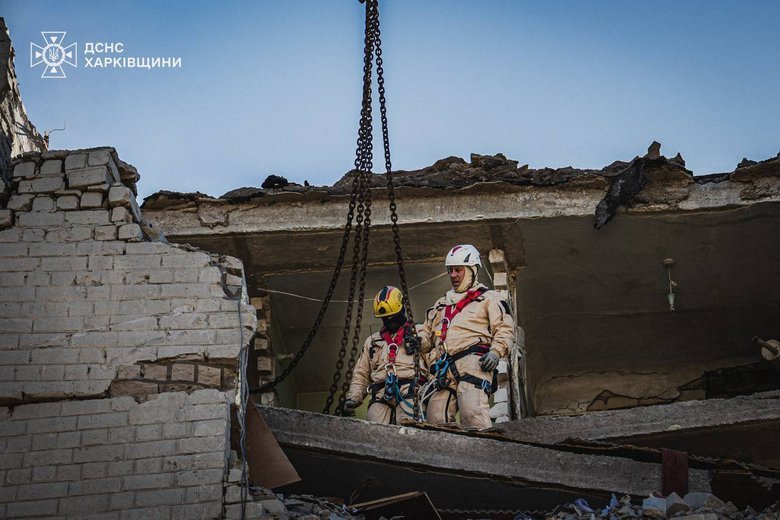 10 загиблих у Харкові після російської ракети: завершено рятувальні роботи