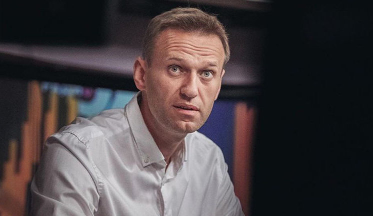"Навальний проти Путіна": чи варто Україні та українцям звертати увагу?