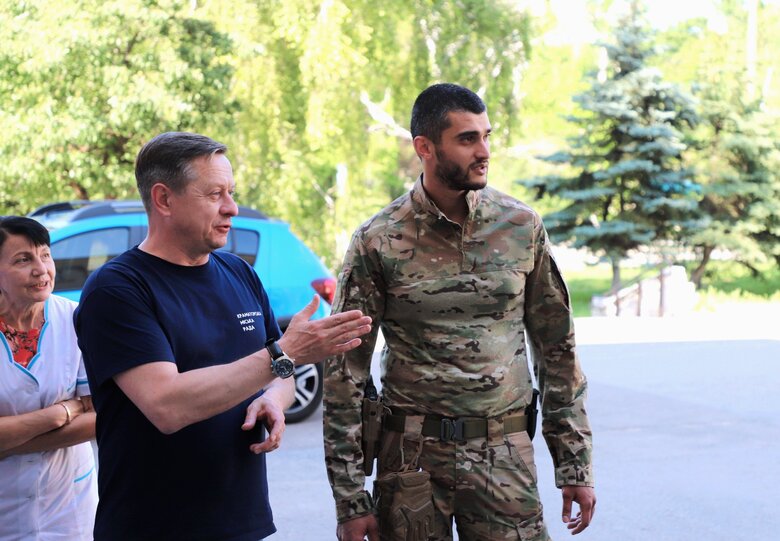Благодійний Фонд Мкртчана передав медзакладам Краматорська гуманітарну допомогу 05