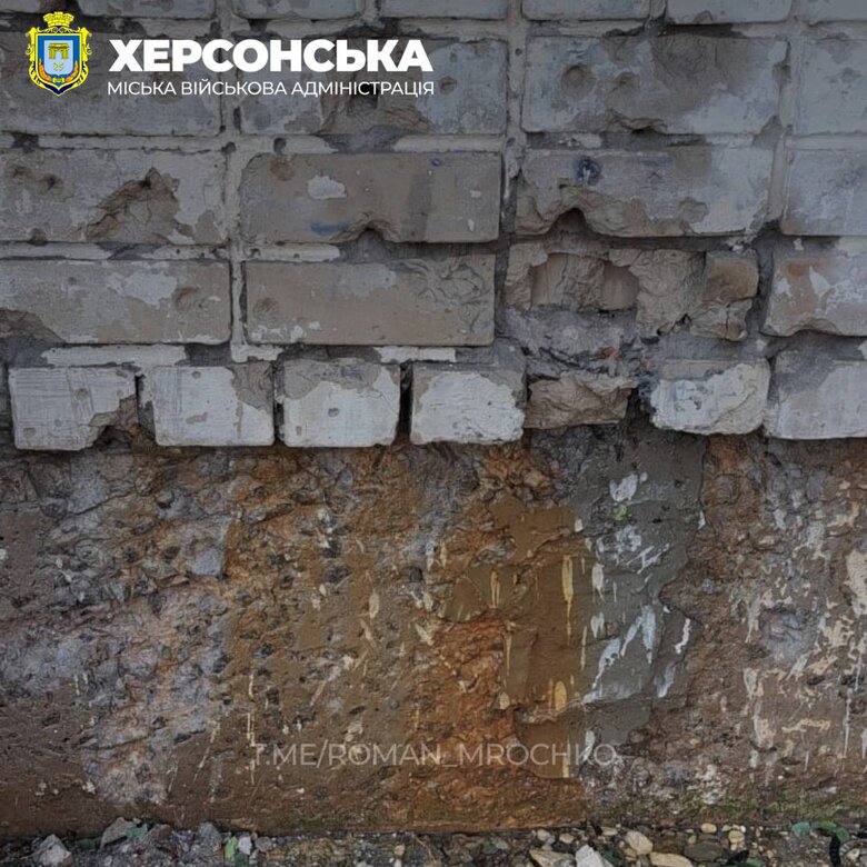 Consequences of enemy shelling of Kherson 04