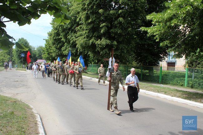 С бойцом 14-й ОМБр Олегом Пушкаруком, погибшим 9 мая на Луганщине, простились на Волыни 24