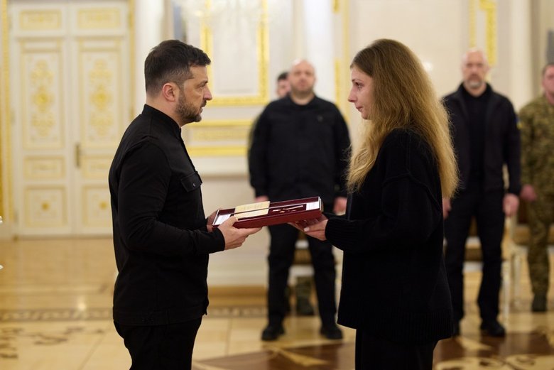 Вручення нагород Героям та їх рідним