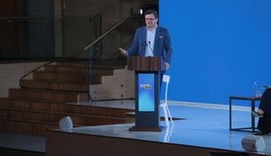 Влітку знімуть частину обмежень для поїздок за кордон, - Кулеба