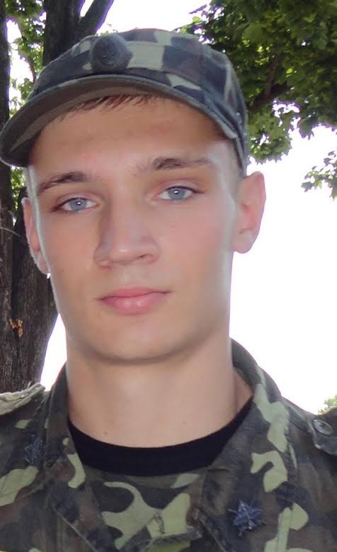 Cын всегда держал свое слово. Одно только обещание не выполнил: говорил, что вернется с войны живым, но погиб в Донецком аэропорту 01 Cын всегда держал свое слово. Одно только обещание не выполнил: говорил, что вернется с войны живым, но погиб в Донецком аэропорту 01