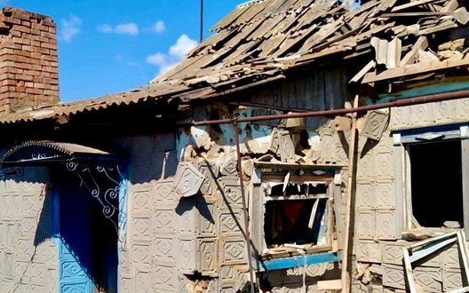 Окупанти понад 50 разів атакували Дніпропетровщину: троє поранених, пошкоджено готель, будинки та авто