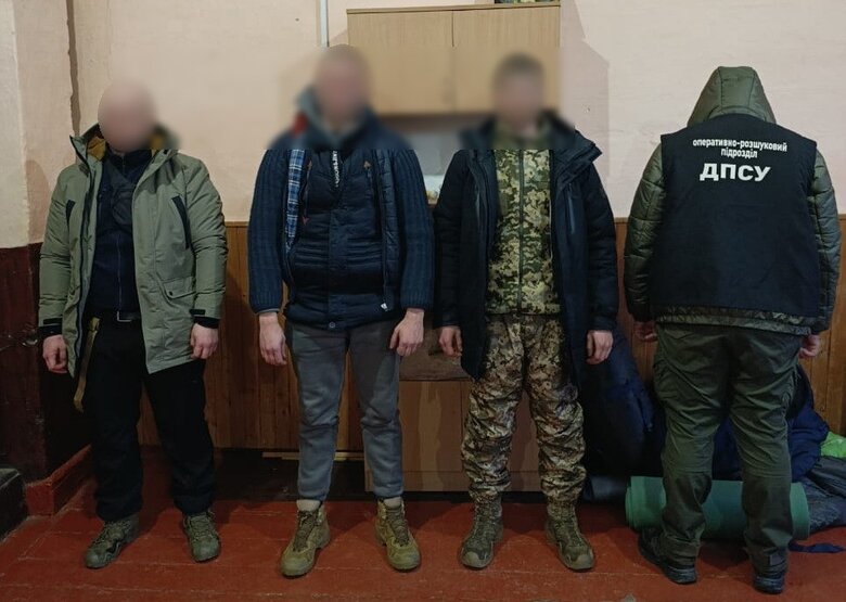 Пограничники задержали трех мужчин, которые пытались незаконно попасть в Румынию