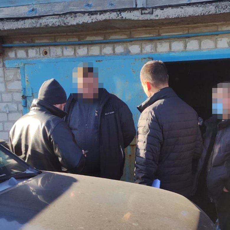 Полицейский организовал банду, которая занималась сбытом оружия, боеприпасов и взрывчатки криминалитету 01 Полицейский организовал банду, которая занималась сбытом оружия, боеприпасов и взрывчатки криминалитету 01