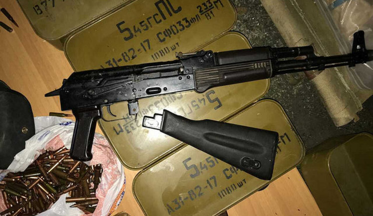 Police seized grenade launcher, ammunition, shells and explosives from former soldier. PHOTOS+VIDEO