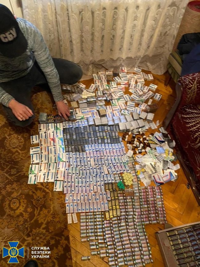 СБУ заблокировала деятельность ОПГ контрабандистов, поставлявших анаболические стероиды в Евросоюз и РФ 01