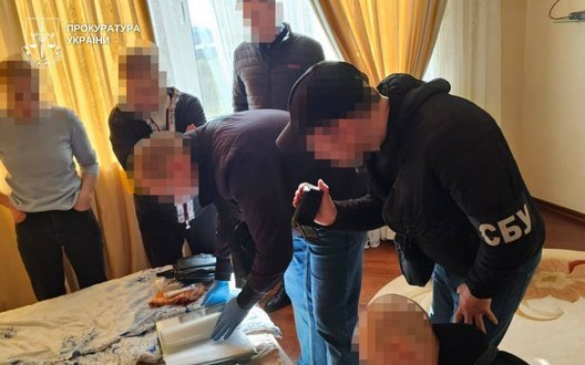 Перереєстрував бізнес та продовжив співпрацю з РФ після повномасштабного вторгнення: підозрюється співвласник заводу з Луганська, - Офіс Генпрокурора. ФОТОрепортаж