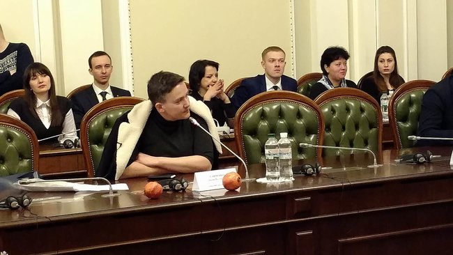 Савченко зверталася до офіцерів ЗСУ з проханням підготовки терактів, - Луценко 02