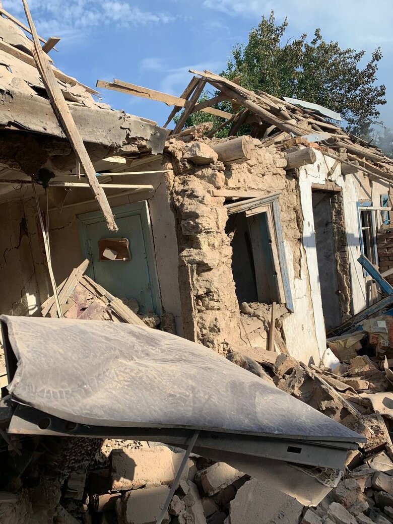 Ворог кілька годин гатив по житлових кварталах Комишувахи Запорізької області, багато серйозних руйнувань, - ОВА 07
