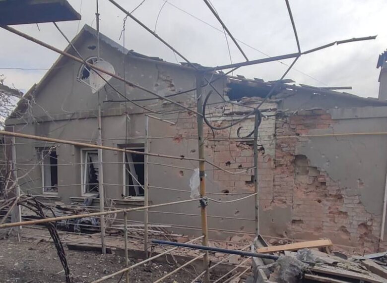 Russians attacked Nikopol district on 4 April