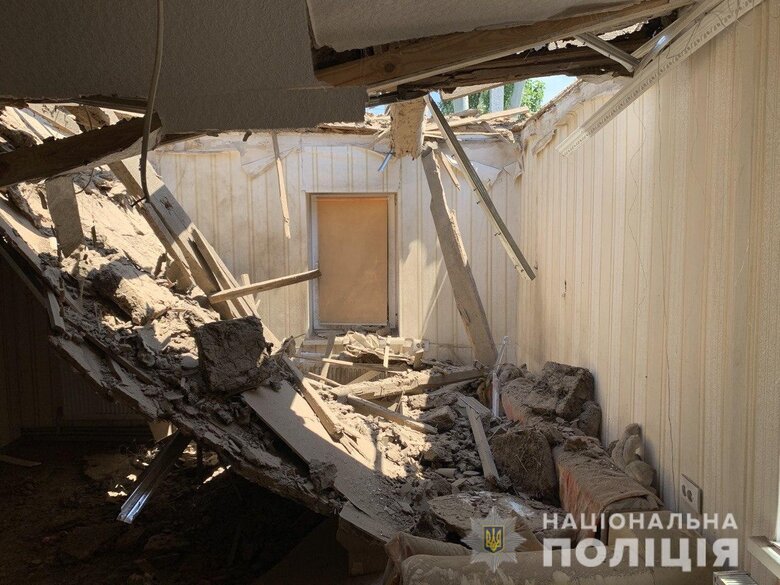 За сутки россияне в Донецкой области ударили по частным домам, шахте и учебным заведениям. Есть убитые и раненые, - Нацполиция 12 За сутки россияне в Донецкой области ударили по частным домам, шахте и учебным заведениям. Есть убитые и раненые, - Нацполиция 12