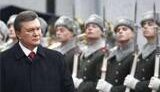 Янукович принял командование Вооруженными силами Украины