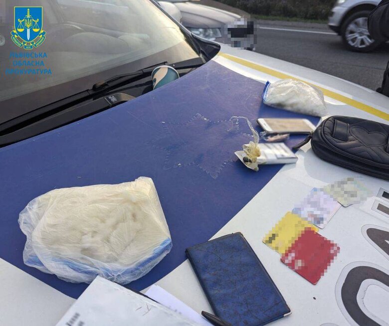 На Львівщині викрито групу наркоторговців, які щомісяця заробляли на метадоні до 5 млн грн 05