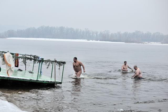 крещение в купание проруби