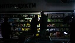 Чому відключають світло в окремих регіонах України