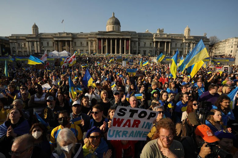 Плече до плеча. У Лондоні відбувся багатотисячний мітинг на підтримку України 03