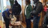Волинянин ґвалтував свого неповнолітнього хрещеника, знімав це на камеру і продавав в інтернеті. ФОТОрепортаж